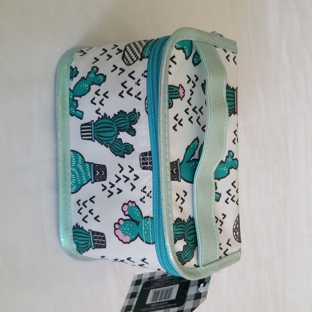 Train Case - Picture 2 of 3